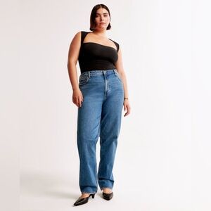 Curve Love Ultra High Rise 90s Straight Jean - Size 31 - Medium Wash